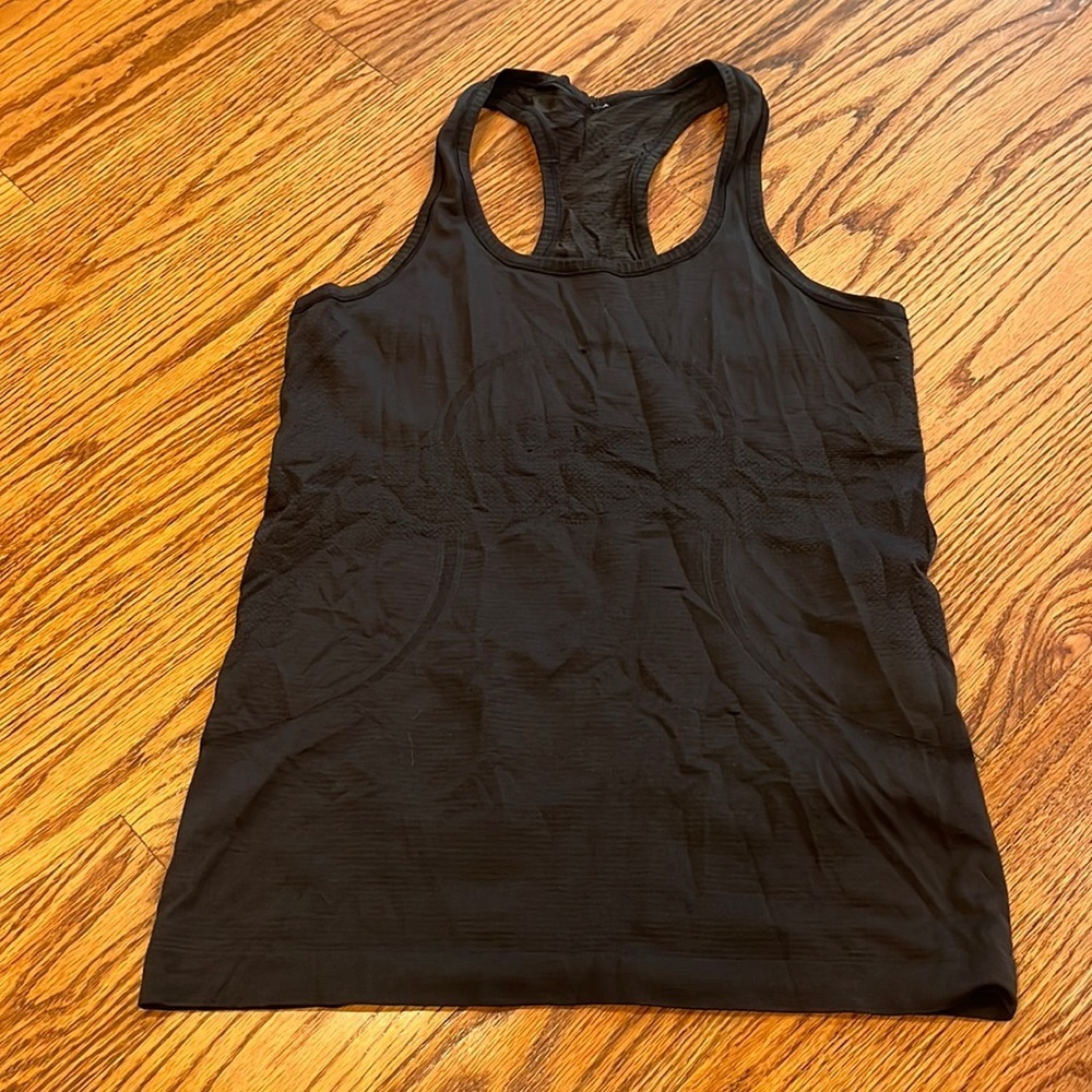 Lululemon Woman’s Black Athletic Tank Size 8